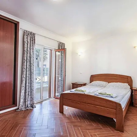 فيلة Alice البوفيرا