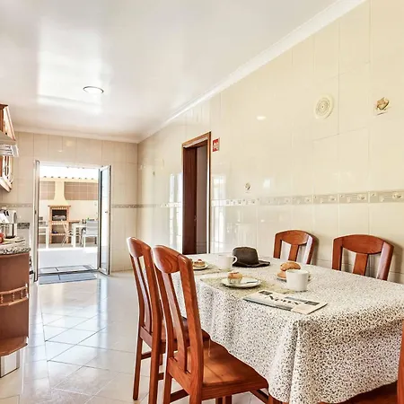 Alice البوفيرا