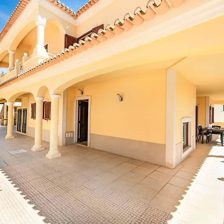 Alice Willa Albufeira